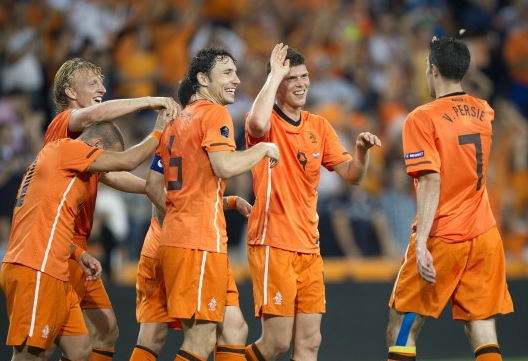 荷兰队“橙色代表曲” ——2010年欧洲杯小组赛对战精彩瞬间
