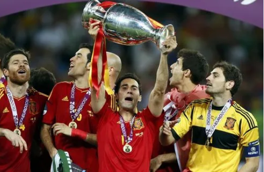 2008年欧洲杯西班牙：传控足球的巅峰之作