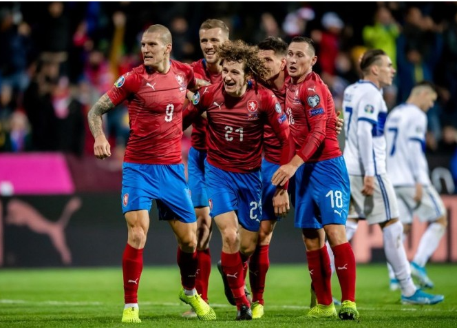 捷克队今夏欧洲杯前瞻：阵容雄厚，期待突破重围