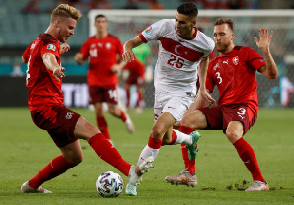 2020欧洲杯：瑞士队的坚韧与荣光