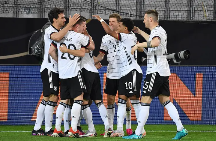 2016欧洲杯德国战车：荣耀之路的曲折与坚韧