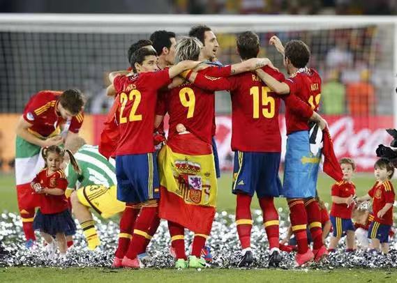 2008欧洲杯：西班牙斗牛士的荣耀之路