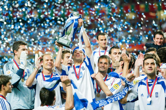 2004欧洲杯希腊传奇：坚韧防守与定位球战术的辉煌胜利