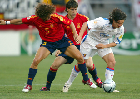 2004欧洲杯西班牙之旅：豪强之师的曲折与期待
