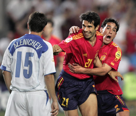 2004欧洲杯西班牙之旅：豪强之师的曲折与期待