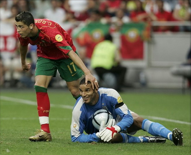 2004欧洲杯葡萄牙之旅：荣耀与遗憾的交织