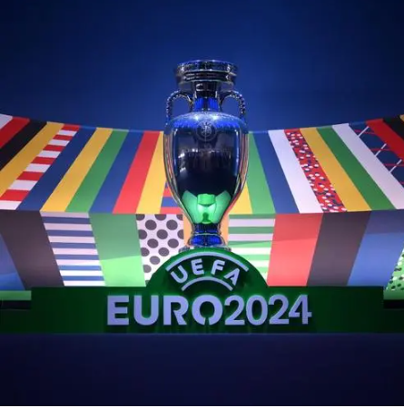 欧洲杯新技术展望：内置芯片如何革新足球裁判系统