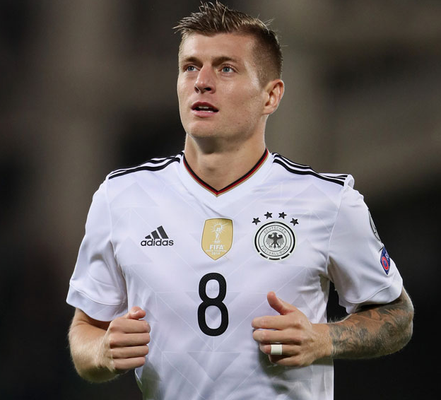 德国队欧洲杯揭幕战后的分析与展望：克罗斯谈球队状态与未来挑战