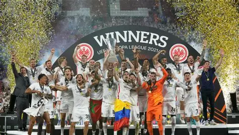 法蘭克福歐冠征途：青春風(fēng)暴下的起伏與堅(jiān)韌